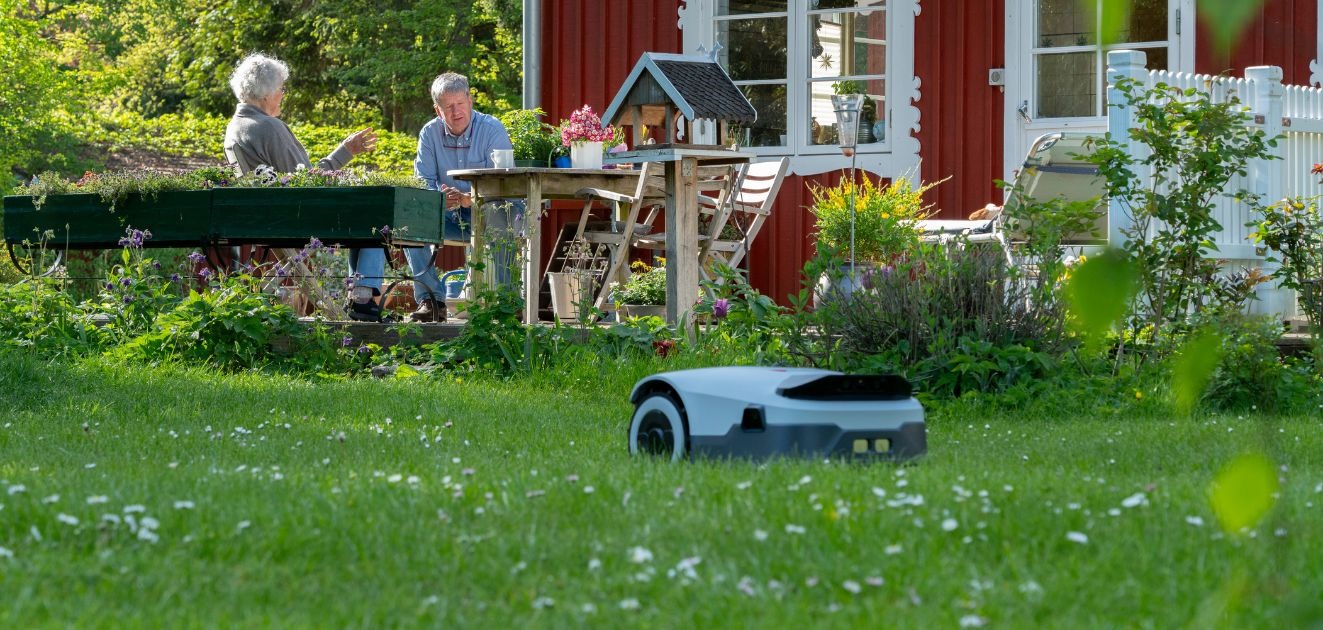 <p>The Best Time to Mow Your Lawn: A Comprehensive Guide</p>